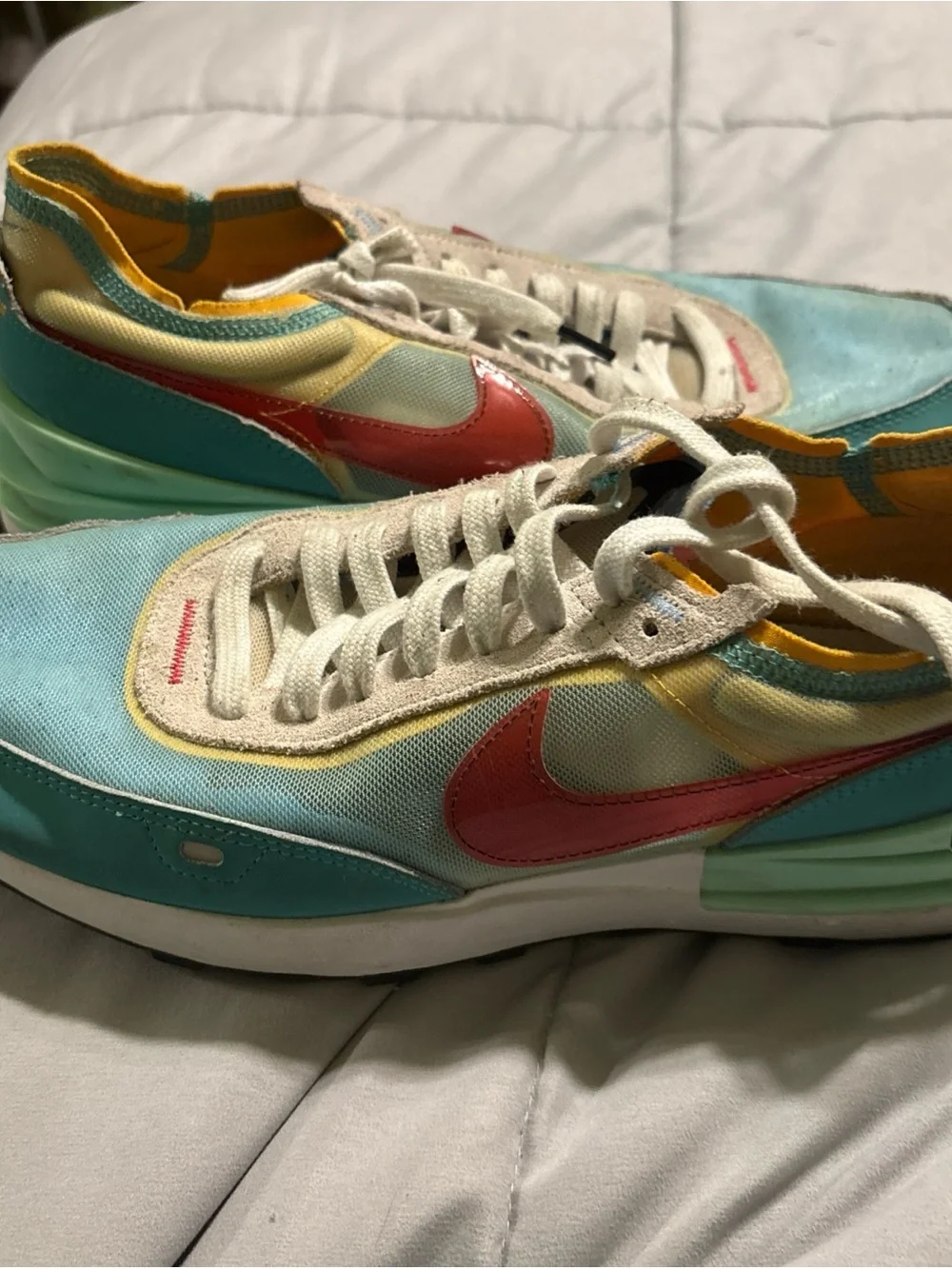 Nike Men's Light Blue & Red Retro Runner Sneakers